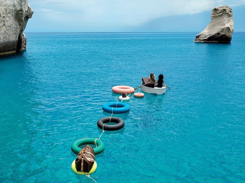 Louis Vuitton: Milos becomes the ideal setting for the fashion house