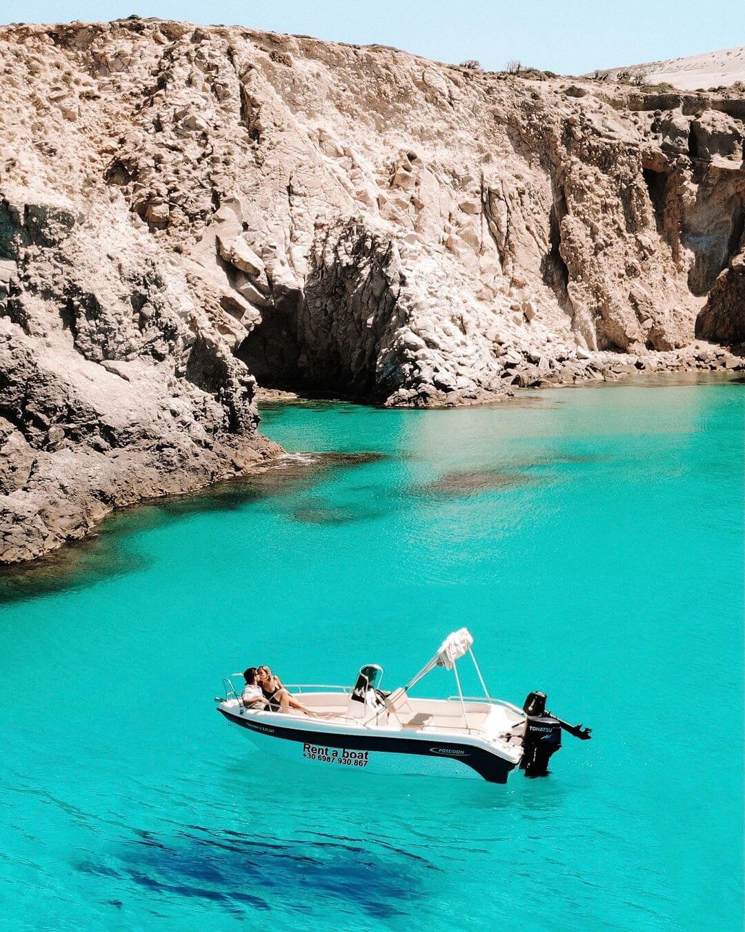 Travel Guide Visits Milos and Folegandros